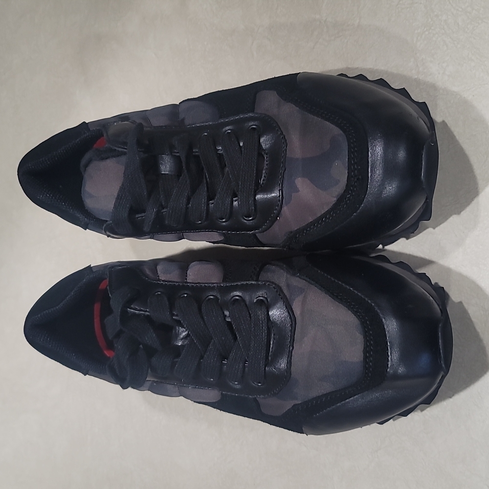 DKNY Tennis Shoes Camo!